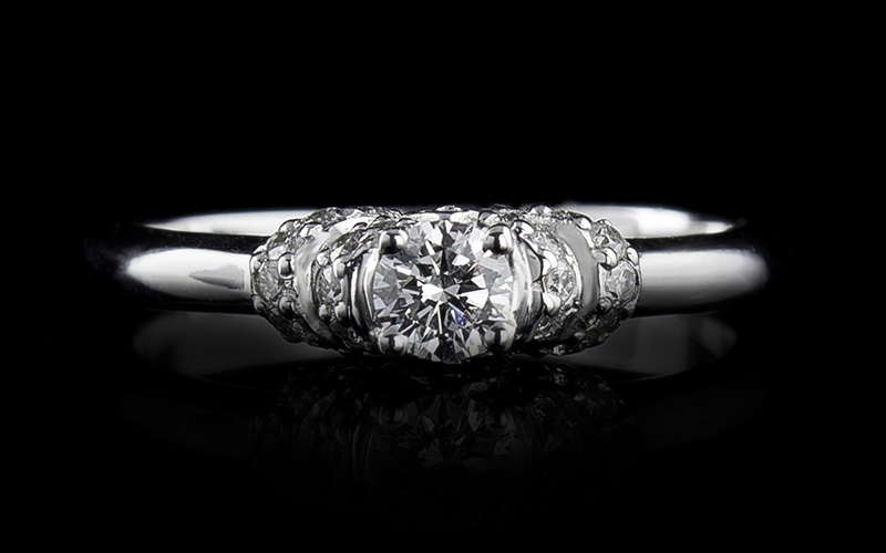 Годежен пръстен с диаманти 708