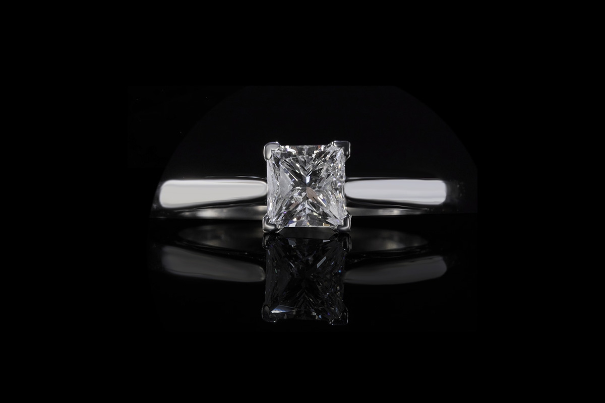 Годежен пръстен с диамант W565R